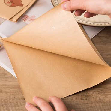 Oil-proof paper bags on display3